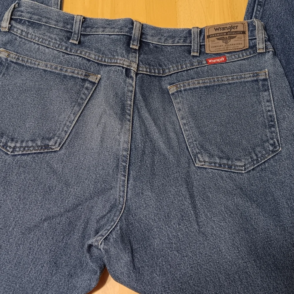 Wrangler Relaxed Fit Jeans 👖 - Picture 5 of 6